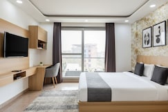 Luxe 8 Golf Course Rd Near Cyber Hub & Galleria, Gurgaon