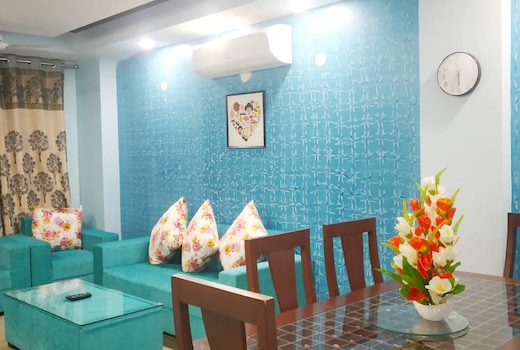 Luxury 3BHK APART Near MAX SAKET E Block(LIFT)