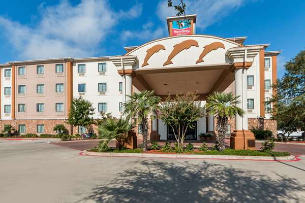 SureStay Plus Hotel by Best Western Near SeaWorld San Antonio - Tap to explore photos