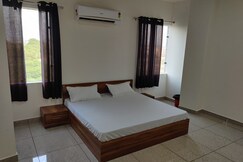 H9 Luxury Rooms, Sirsa