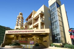 Crown Regency Prince Resort, Nabas