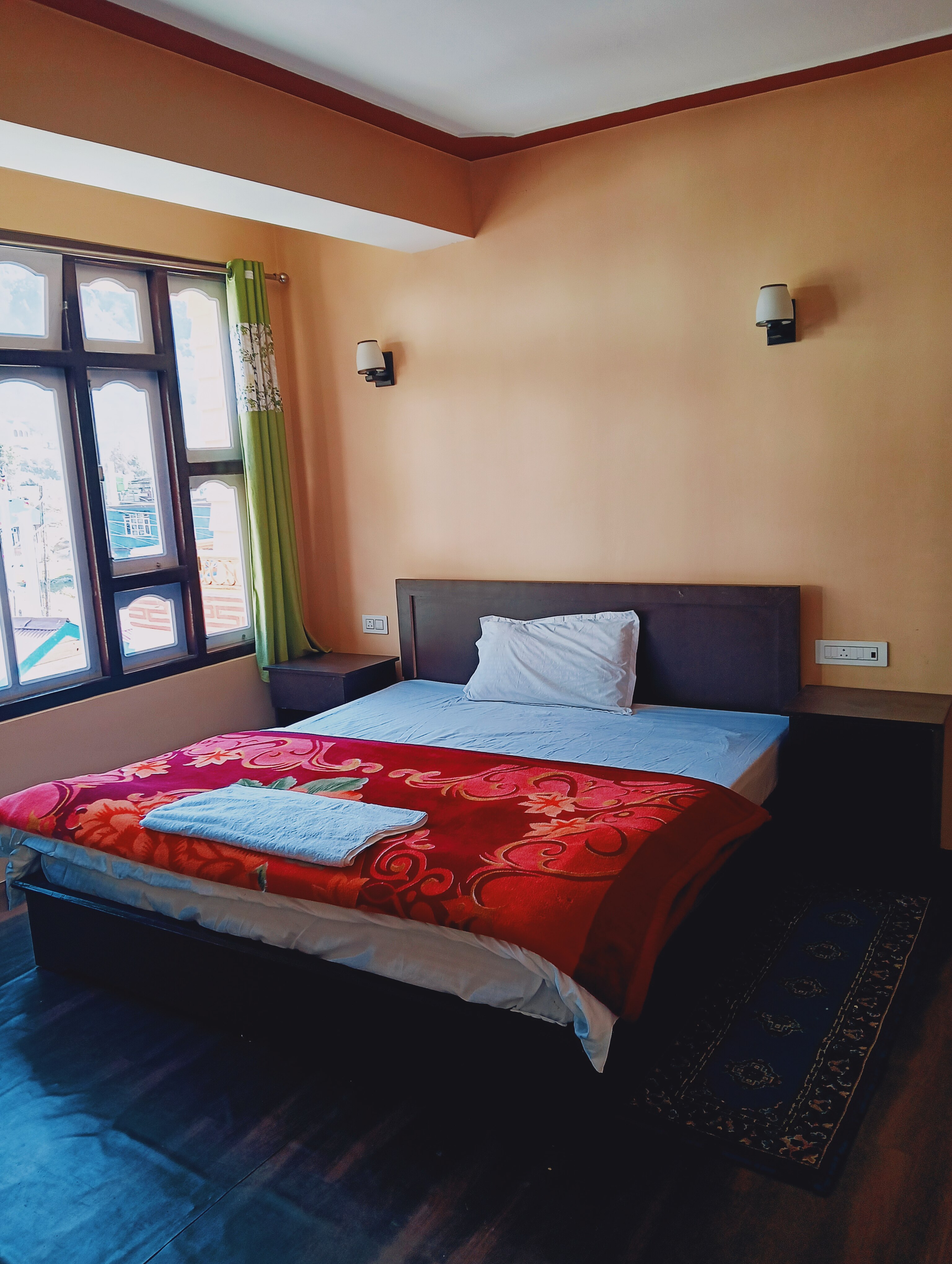 Tsomola guest house - Tap to explore photos
