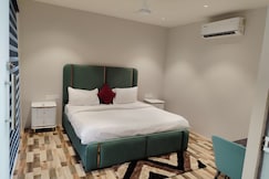 Rivaz Hotel and Restaurant, Delhi