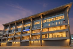 FabHotel The Park View, Surat