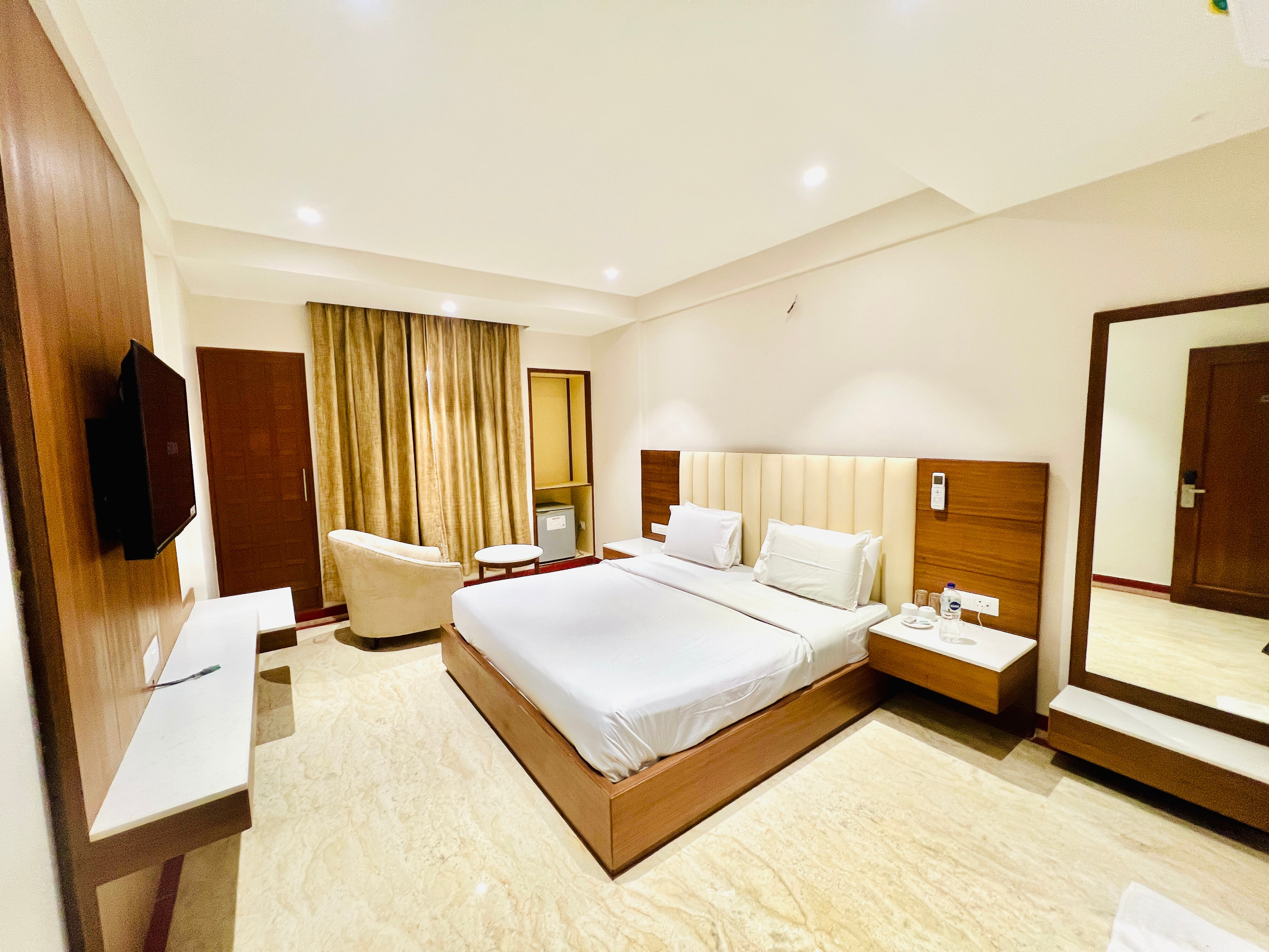 Hotel Bhoomivilas - Tap to explore photos