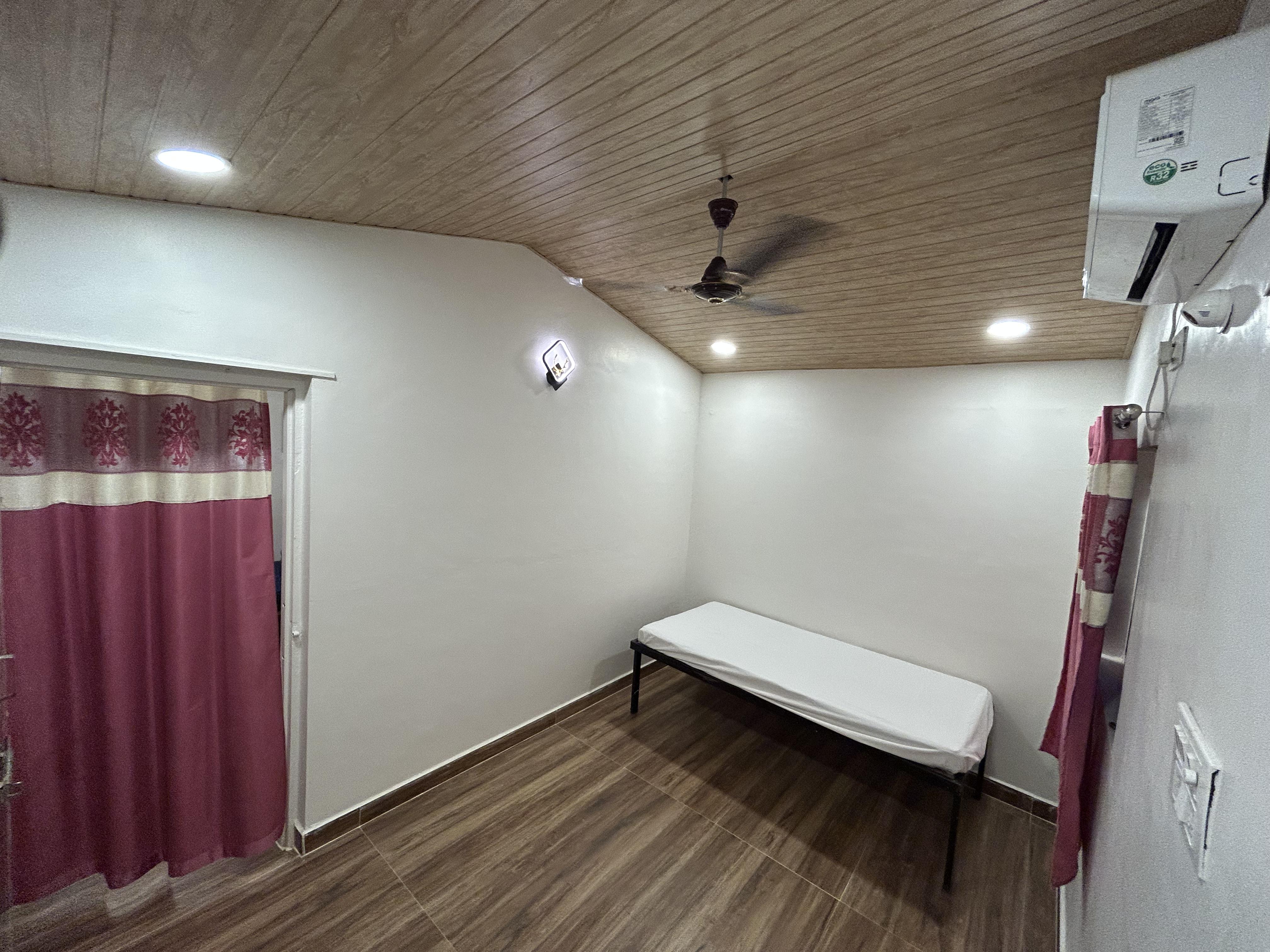 Hideaway Holiday Home Tadoba - Tap to explore photos