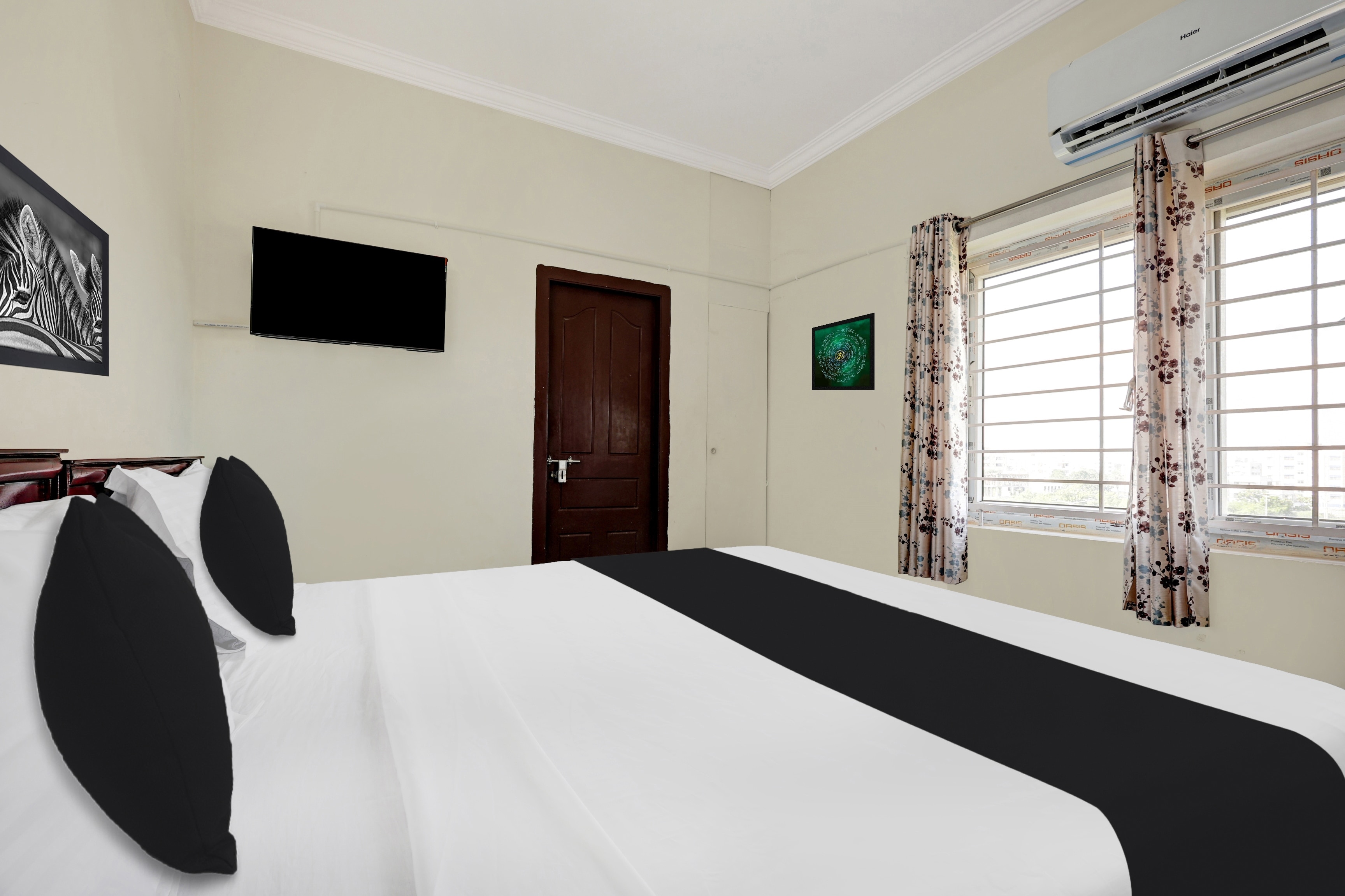 Super Hotel O Ramaraopet Near Kakinada Beach - Tap to explore photos