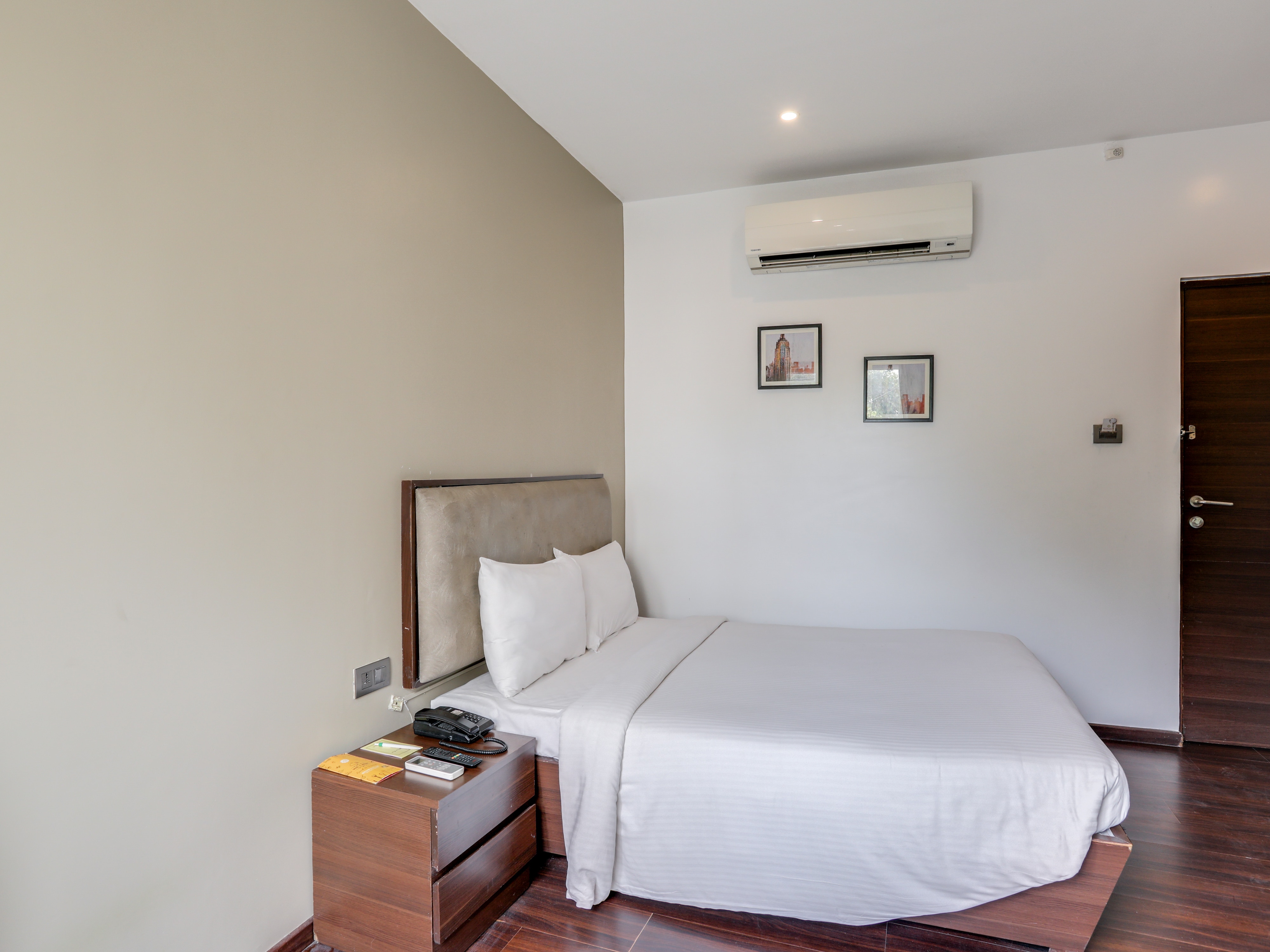 Brownstar Boutique Hotel - Tap to explore photos