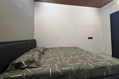 4 Ensuite Cozy Place Hub of Mumbai Andheri, Mumbai