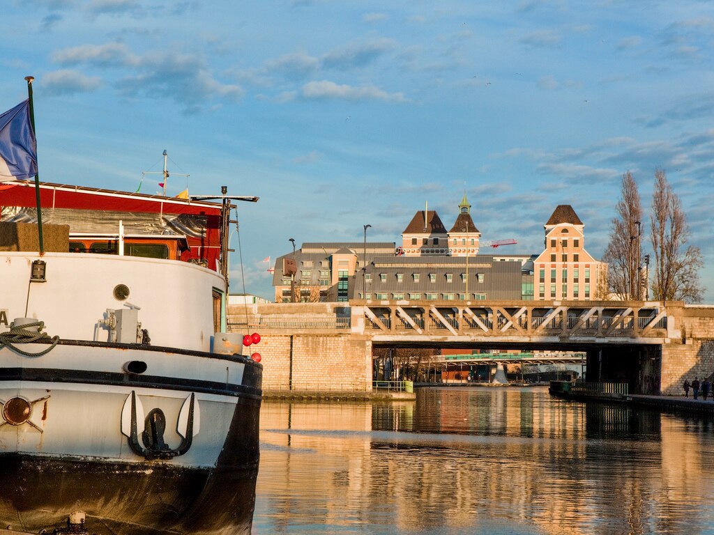 IBIS STYLES PARIS GARE EST - Tap to explore photos