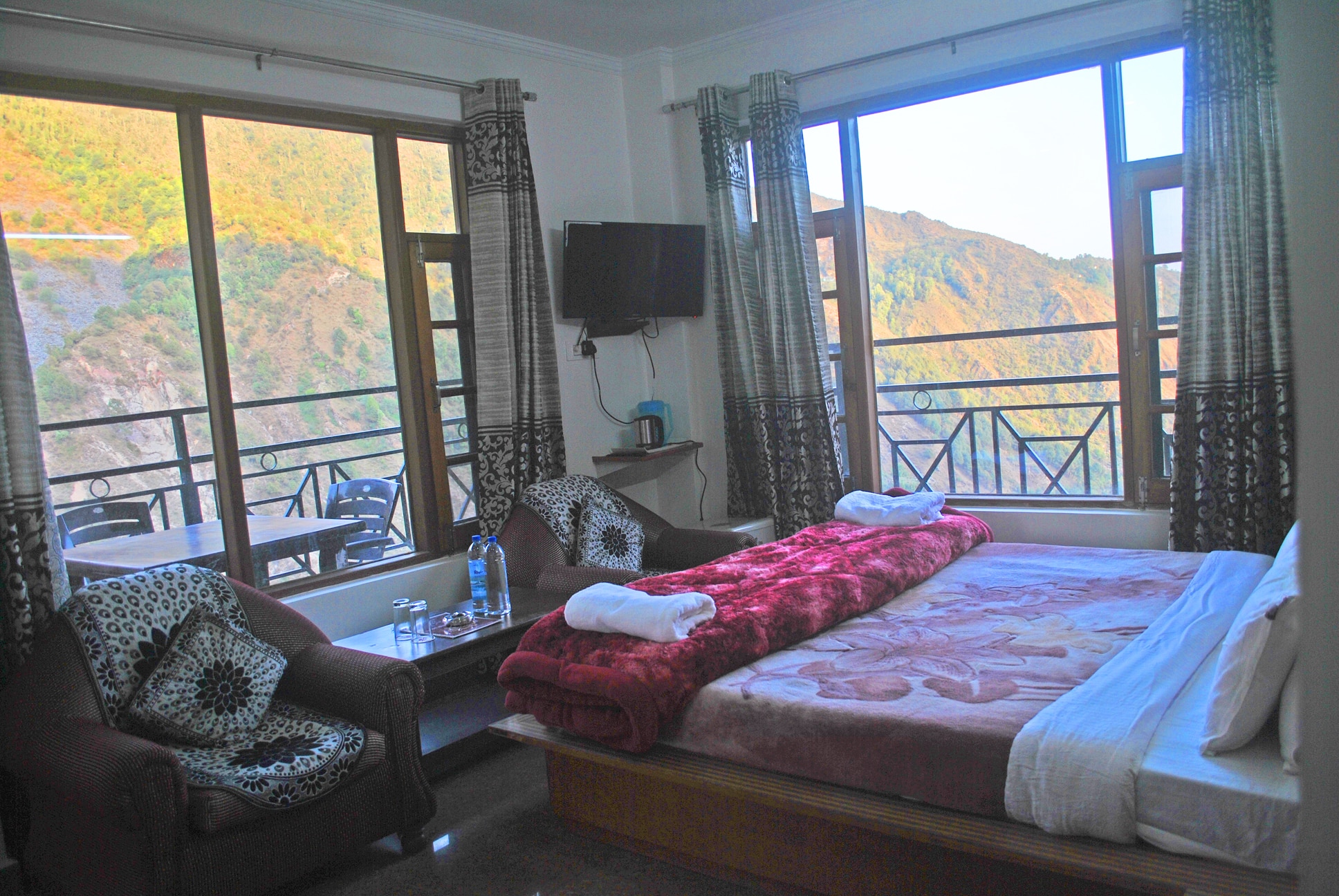 Hotel Bhagsu Heights - Tap to explore photos