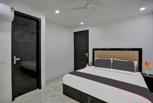 Townhouse THE ARROW Near Lotus Temple