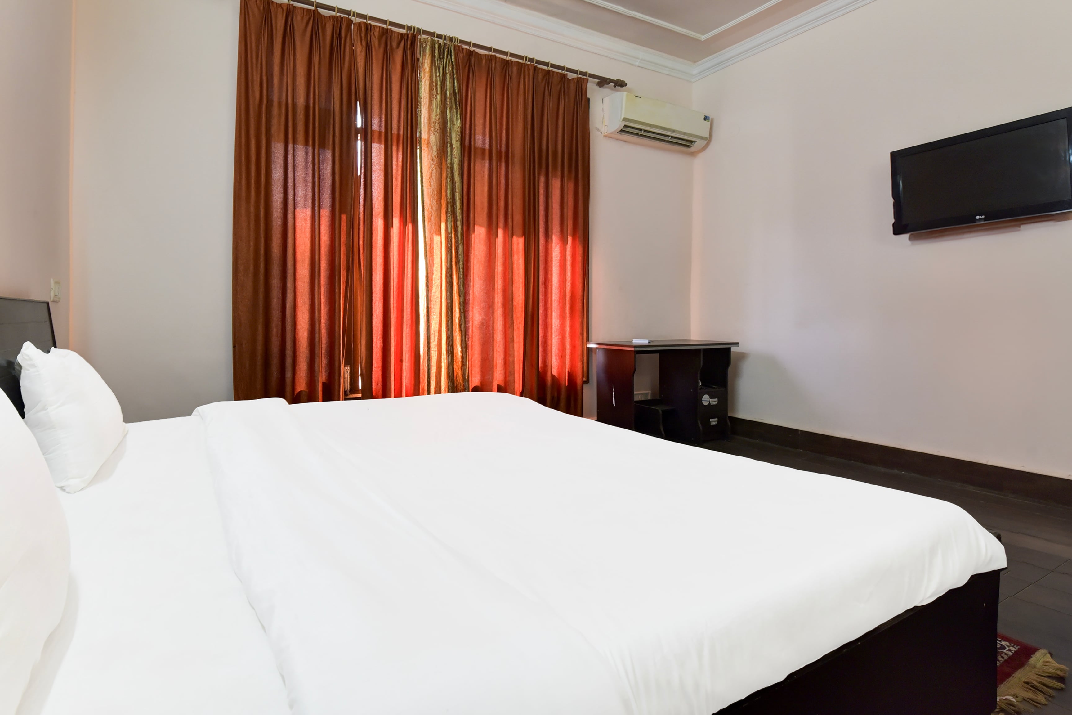 Hotel O Homewood Suites And Guest House - Tap to explore photos