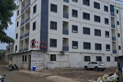 Hotel Gulati Suites, Lonar