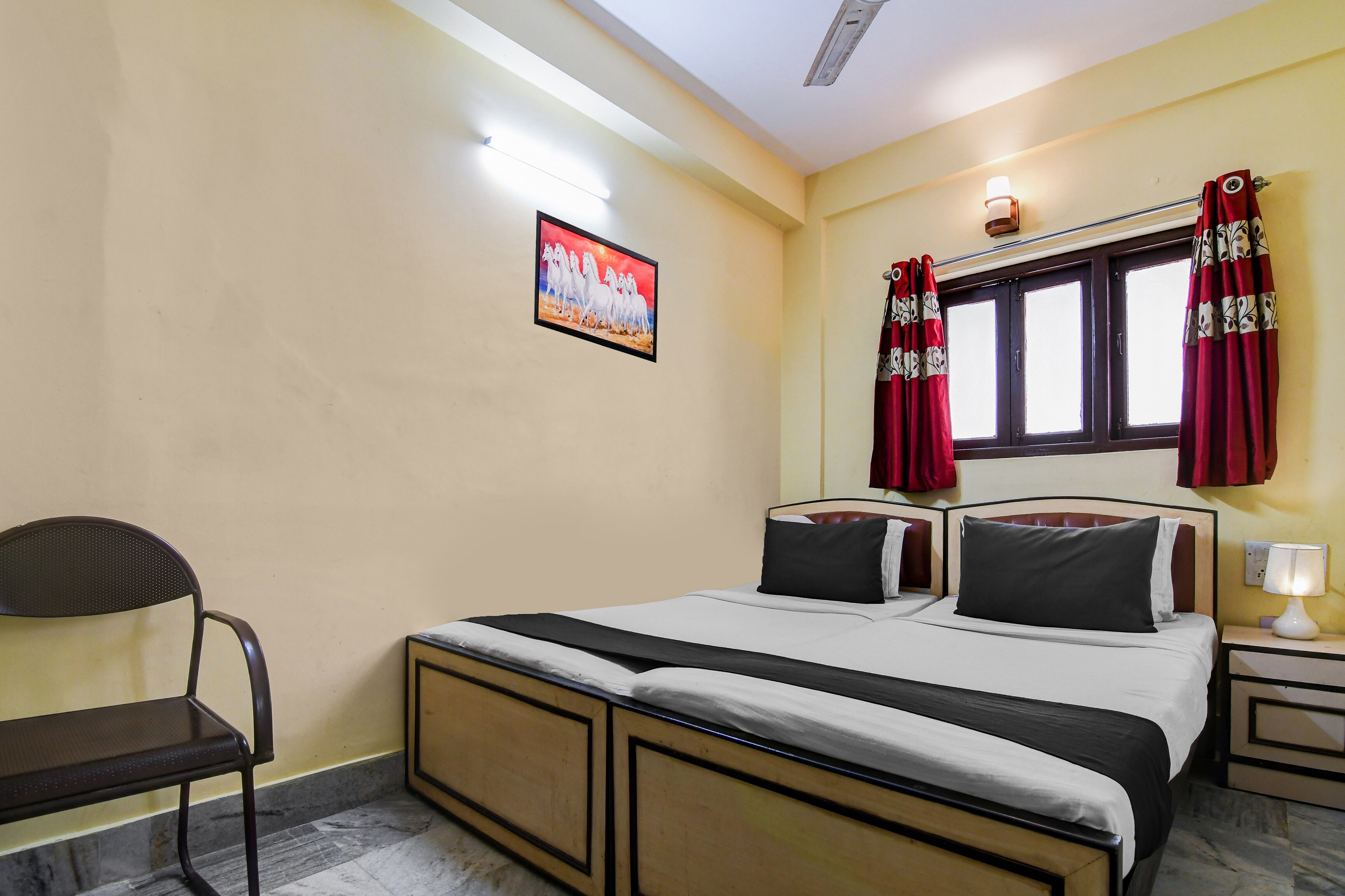 Super Hotel O Alipore Near Chetla Formerly Alipore Guest House - Tap to explore photos