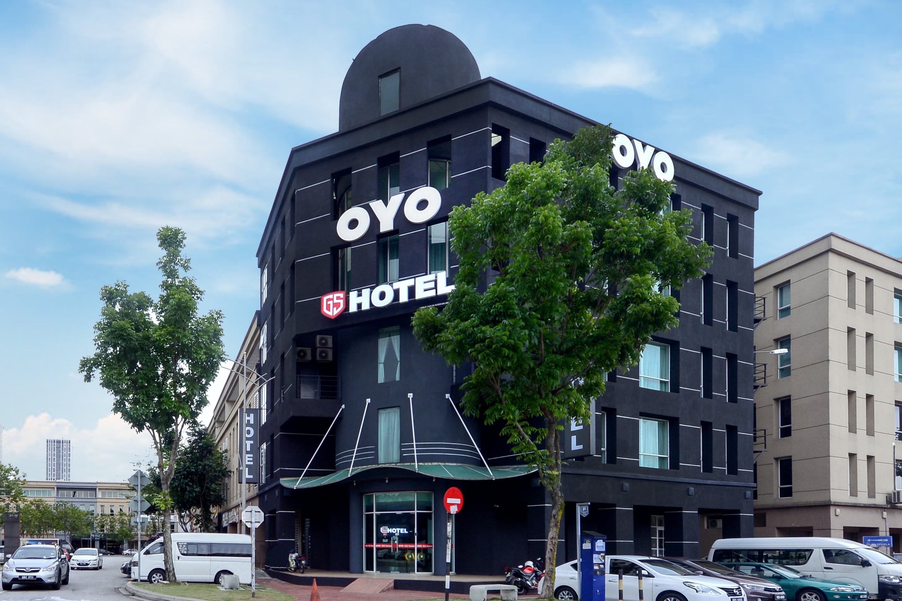 Super OYO 1126 Gs Hotels - Tap to explore photos