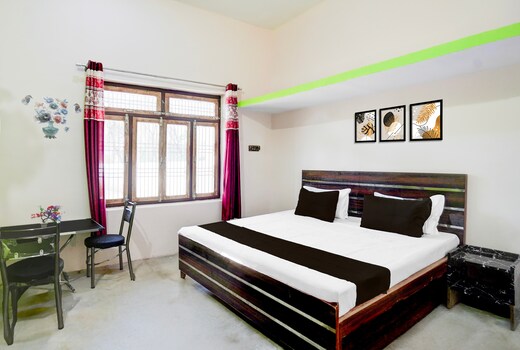 Hotel O J. B hotel