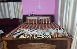 Private Room with Common Washroom