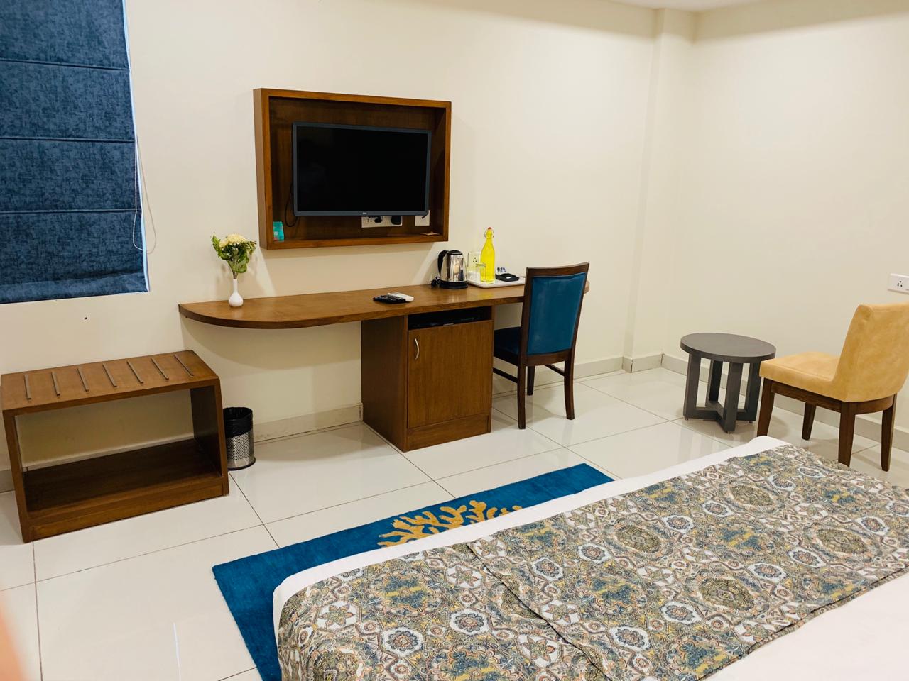 Posh 3BHK Apart. in whitefield KONDAPUR HYDERABAD - Tap to explore photos
