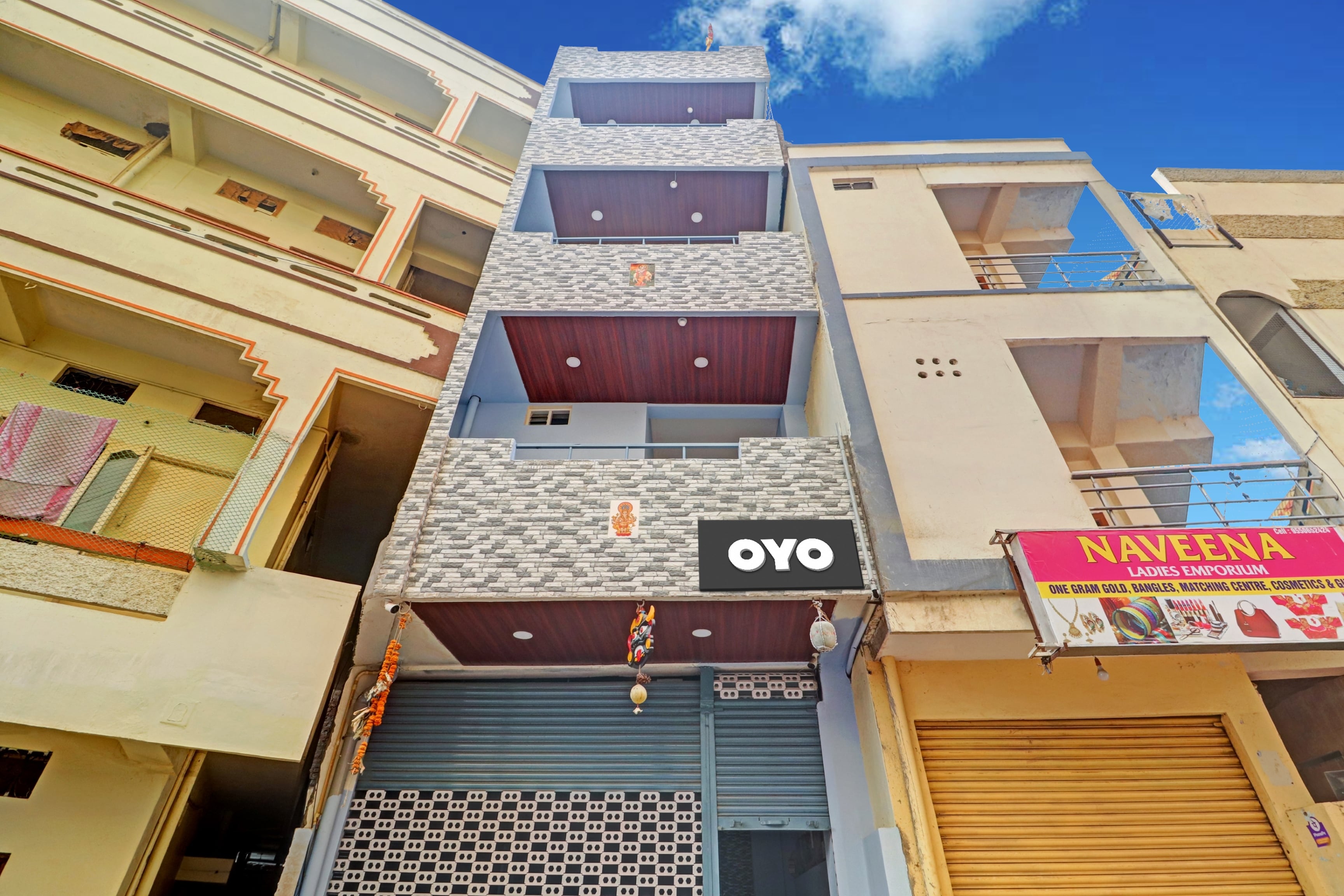 Hotel O RBS Square Langer Houz - Tap to explore photos