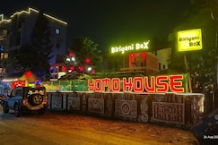 Hotel YOMO House (5min walk from beach), Puri