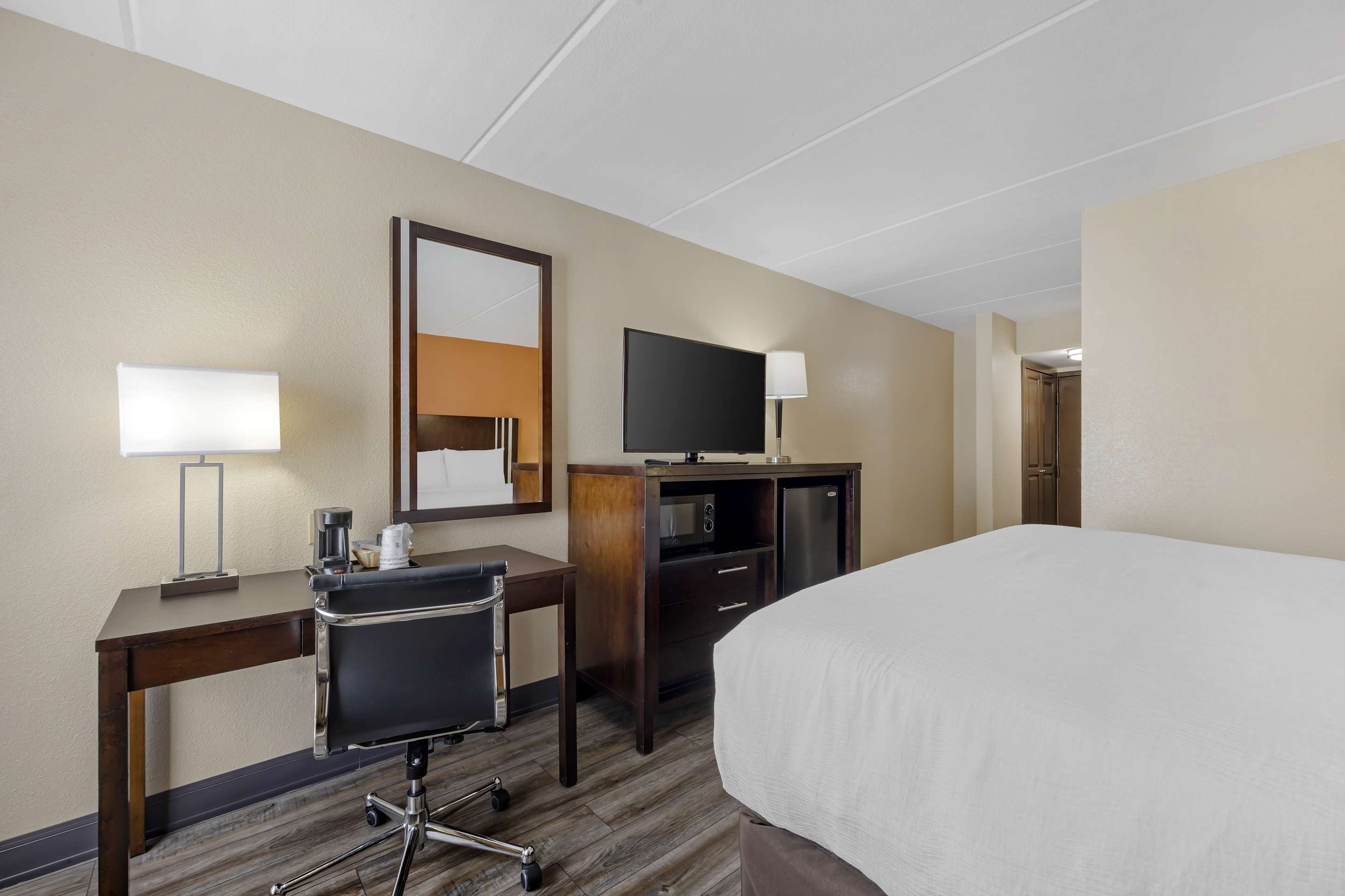 Best Western Kimball Inn - Tap to explore photos
