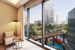ELIVAAS Curated 3BR with Burj Khalifa View, Heart of Downtown, Dubai