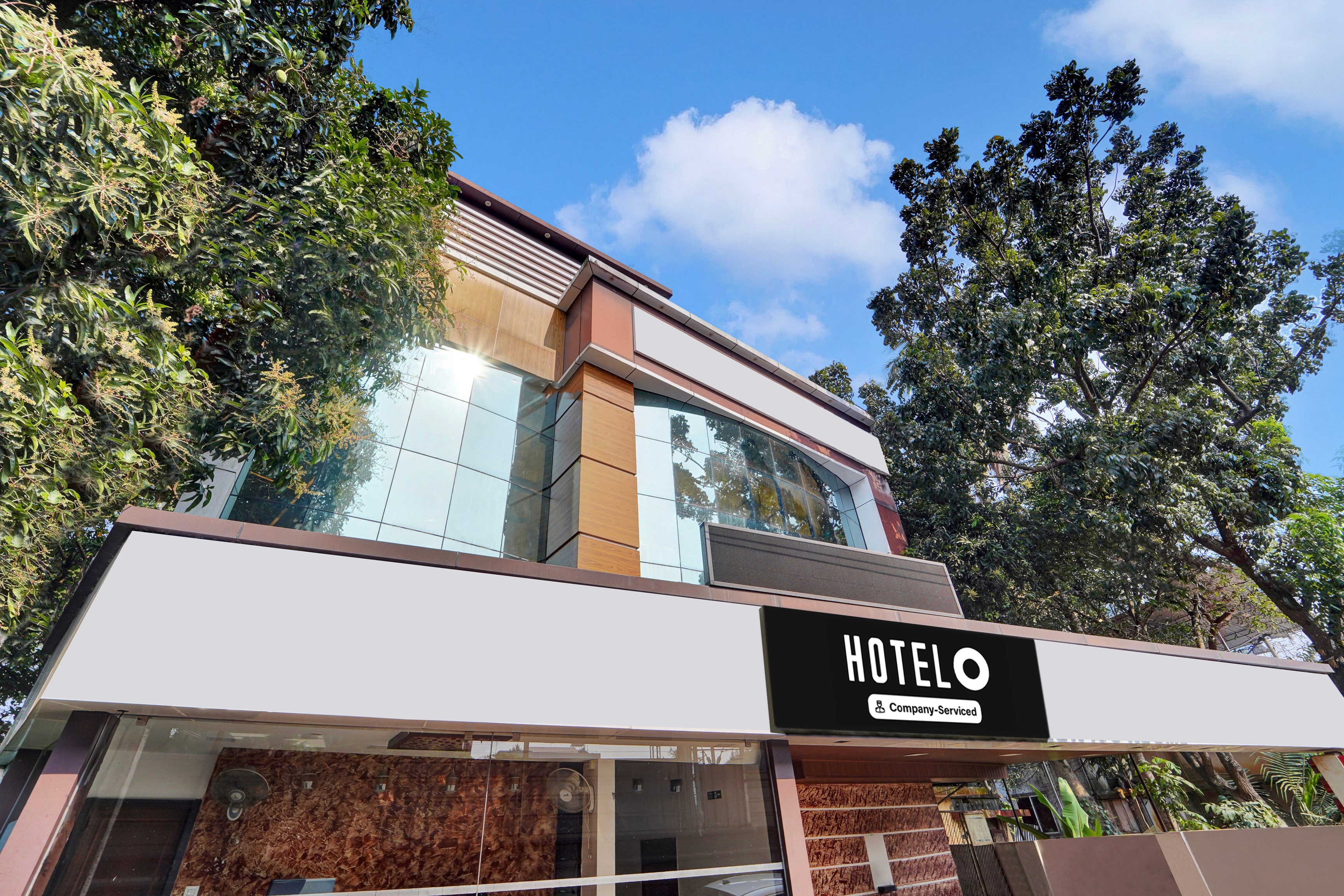 Super Hotel O Ernakulam Near North Railway Station - Tap to explore photos