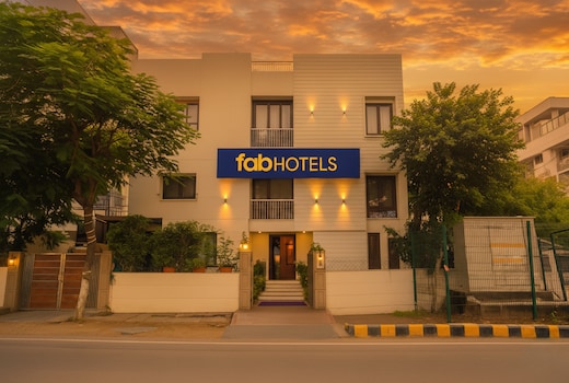 FabHotel Rivlet Residency