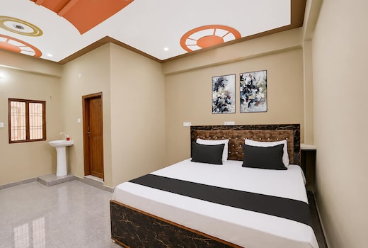 Hotel O Golden crest inn