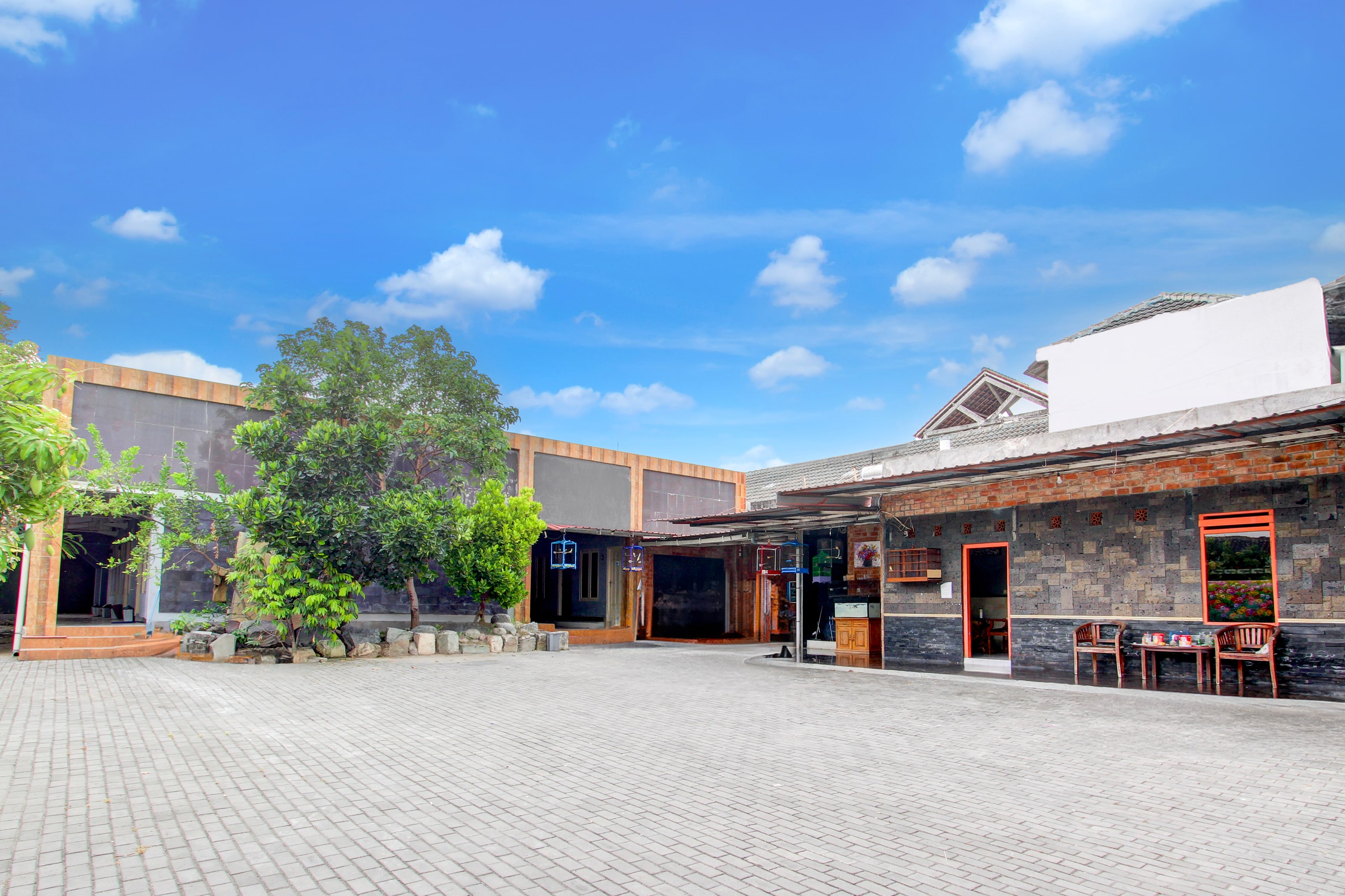 Hotel O Prambanan Near Prambanan Temple - Tap to explore photos