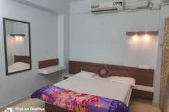 Hotel Adiraj palace and lodging, Nevasa