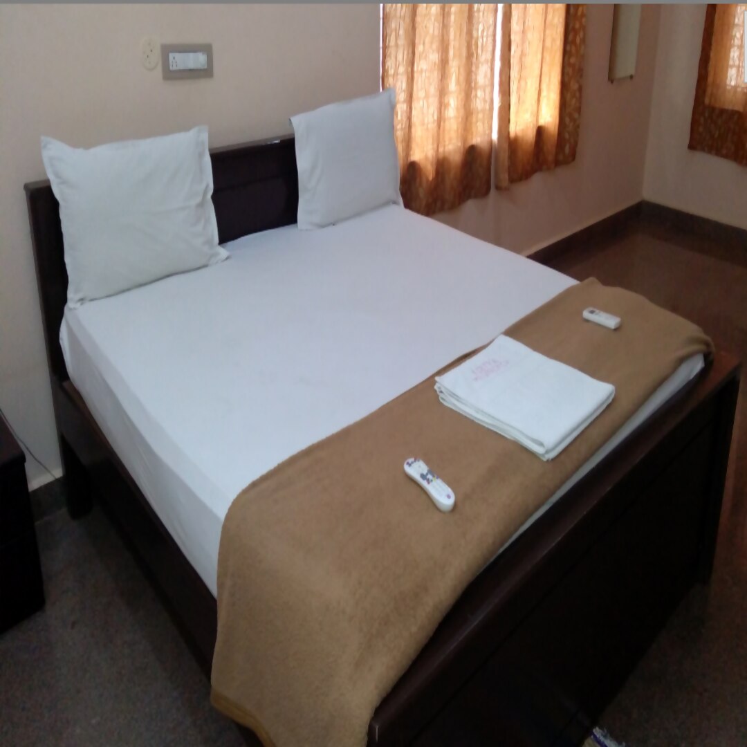 i-ROOMZ Aditya Residency - Tap to explore photos