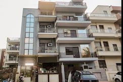 OYO Sahil Guest House Near Omaxe Celebration Mall, Gurgaon