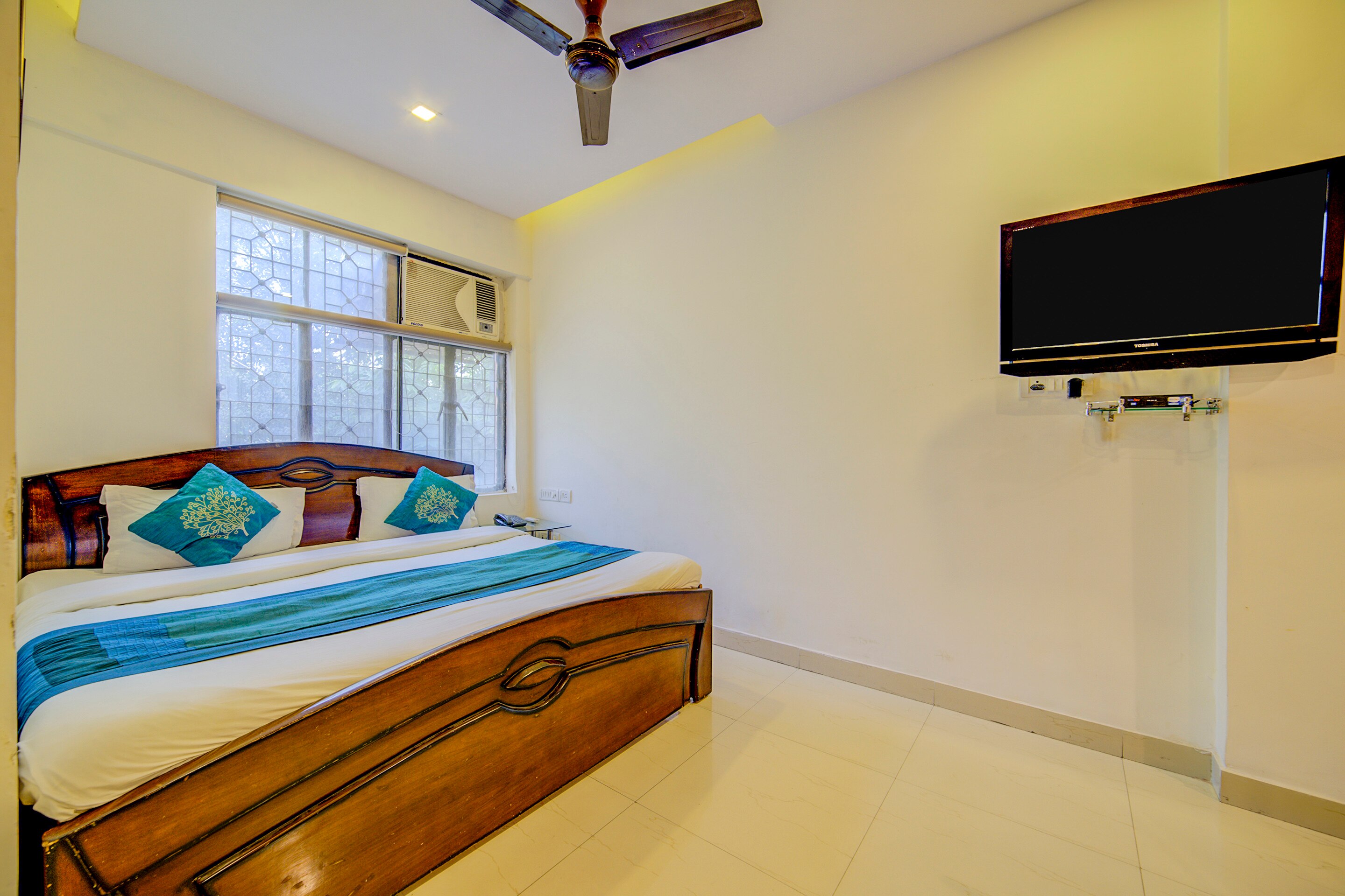 Destiny House Bed And Breakfast - Whole Property - Tap to explore photos