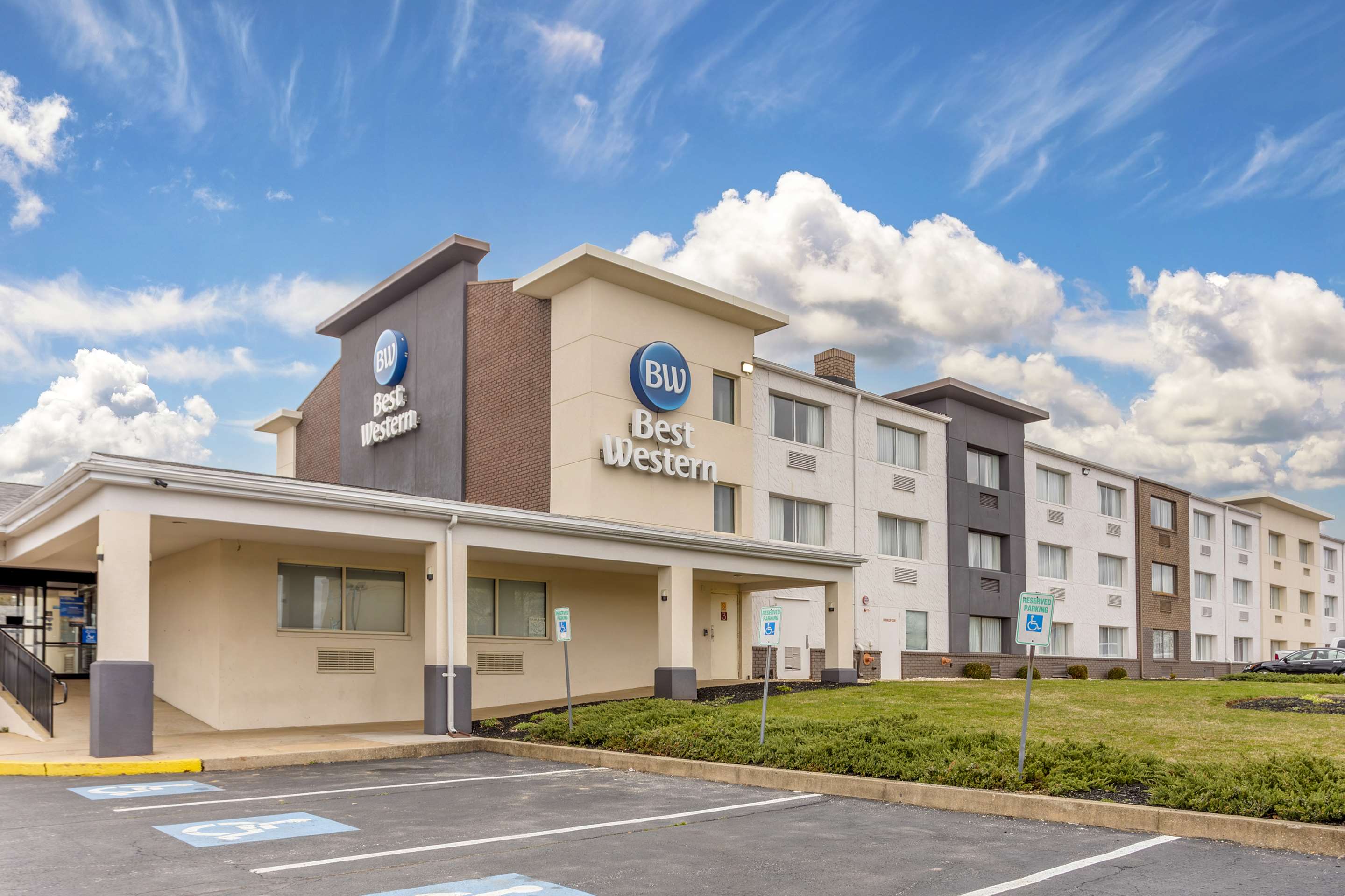 Best Western Westgate Inn - Tap to explore photos