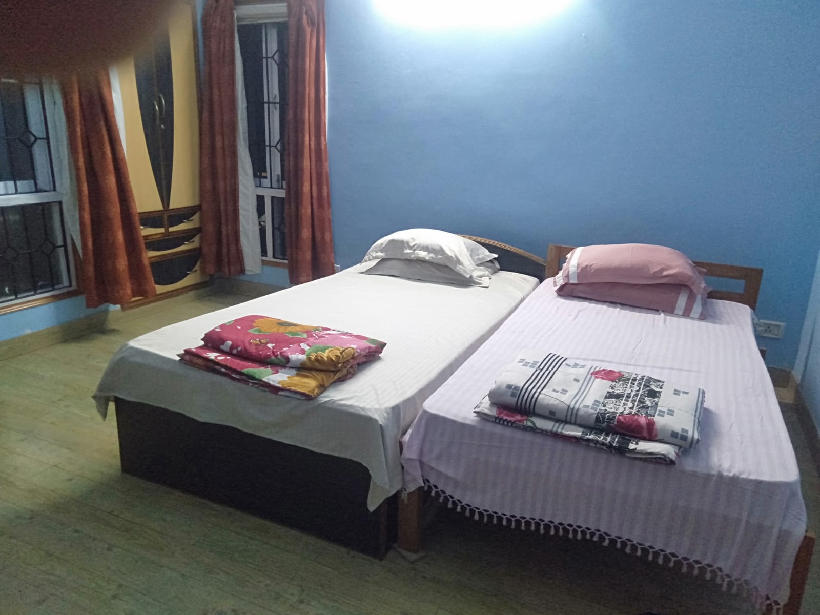 lion homestay - Tap to explore photos