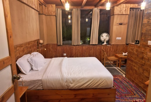 Moksha Meadows - A Boutique homestay with Open Jacuzzi