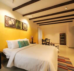 Studio Two Bed Room House