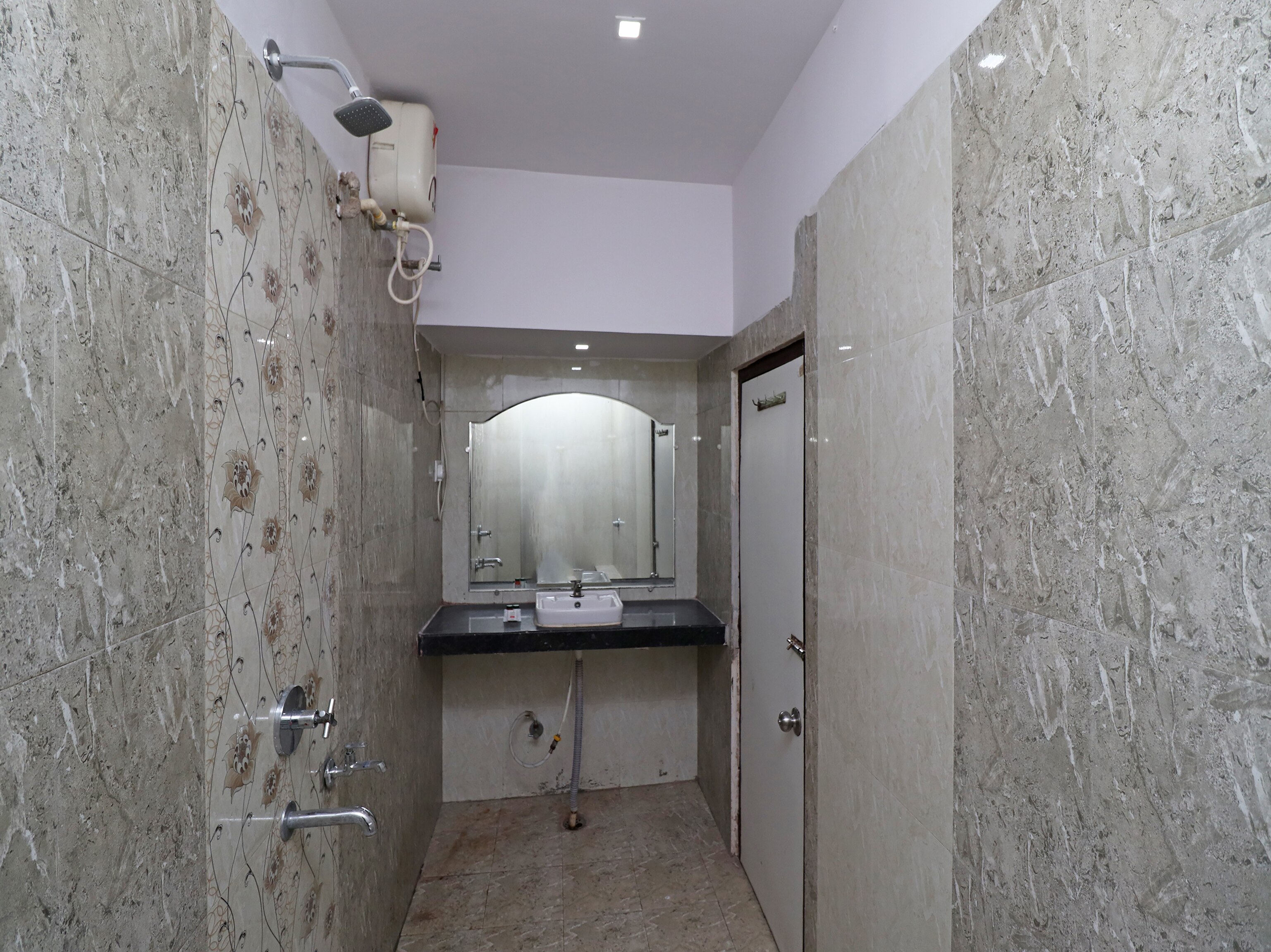Hotel Samrat - Tap to explore photos
