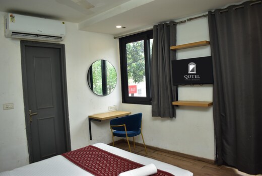 Qotel Express- Gagan Vihar