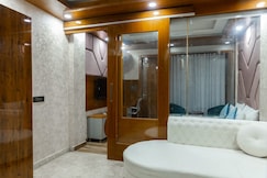 Platinum service apartment DLF, Gurgaon