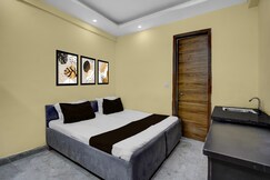 Hotel O Oh My Place, Noida