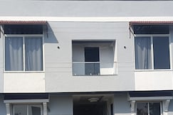 Maharaja guest house nashikkar, Akkalkot