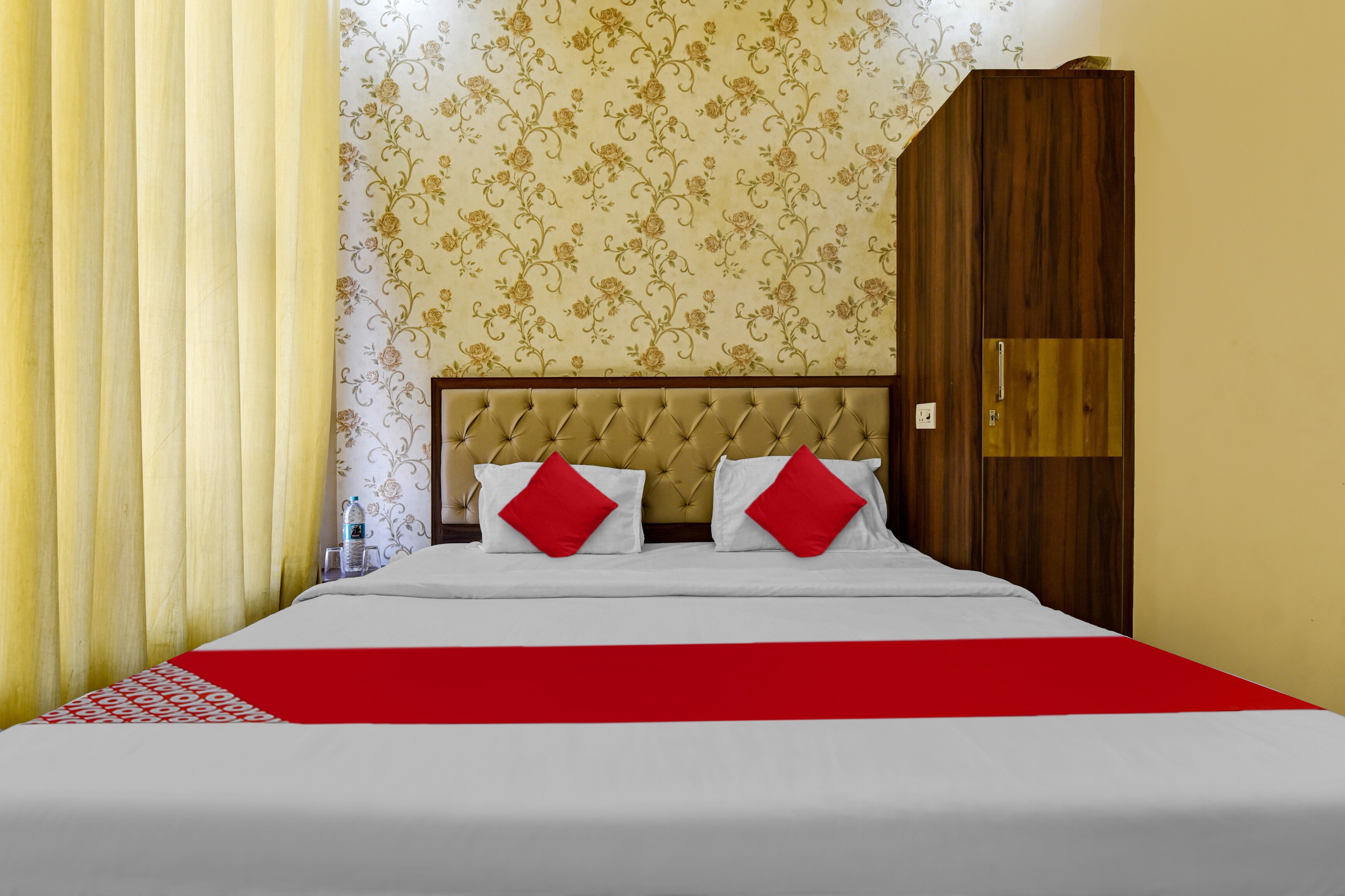 Hotel O N R Guest House - Tap to explore photos