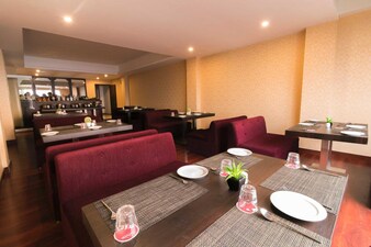 Summit Denzong Renaissance Hotel And Spa