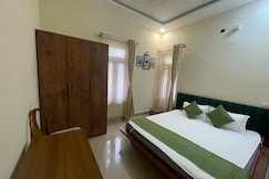 A spacious 2 BHK bunglaow with lawn, Siliguri