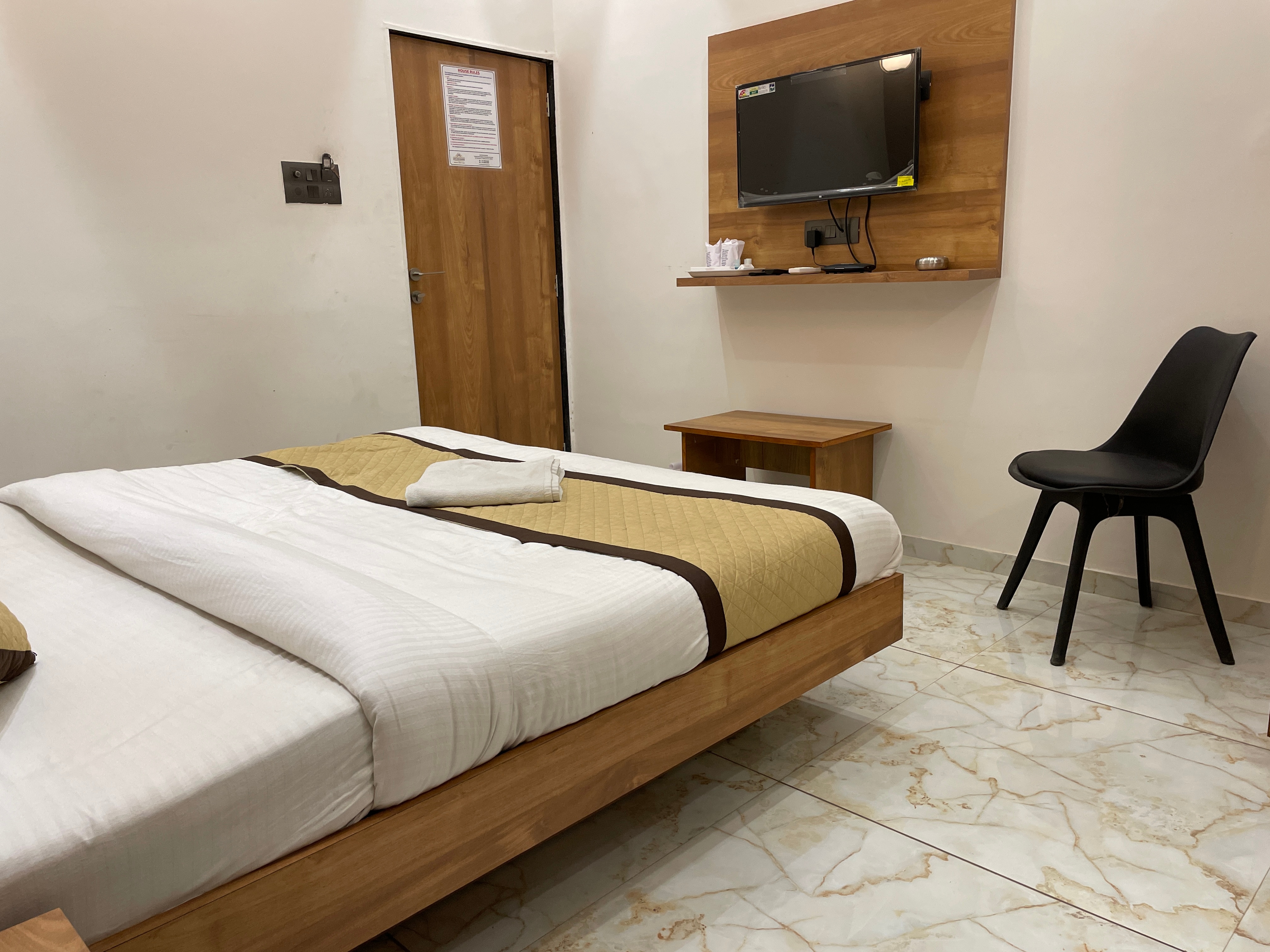 Hotel Shree Dwarkesh - Tap to explore photos