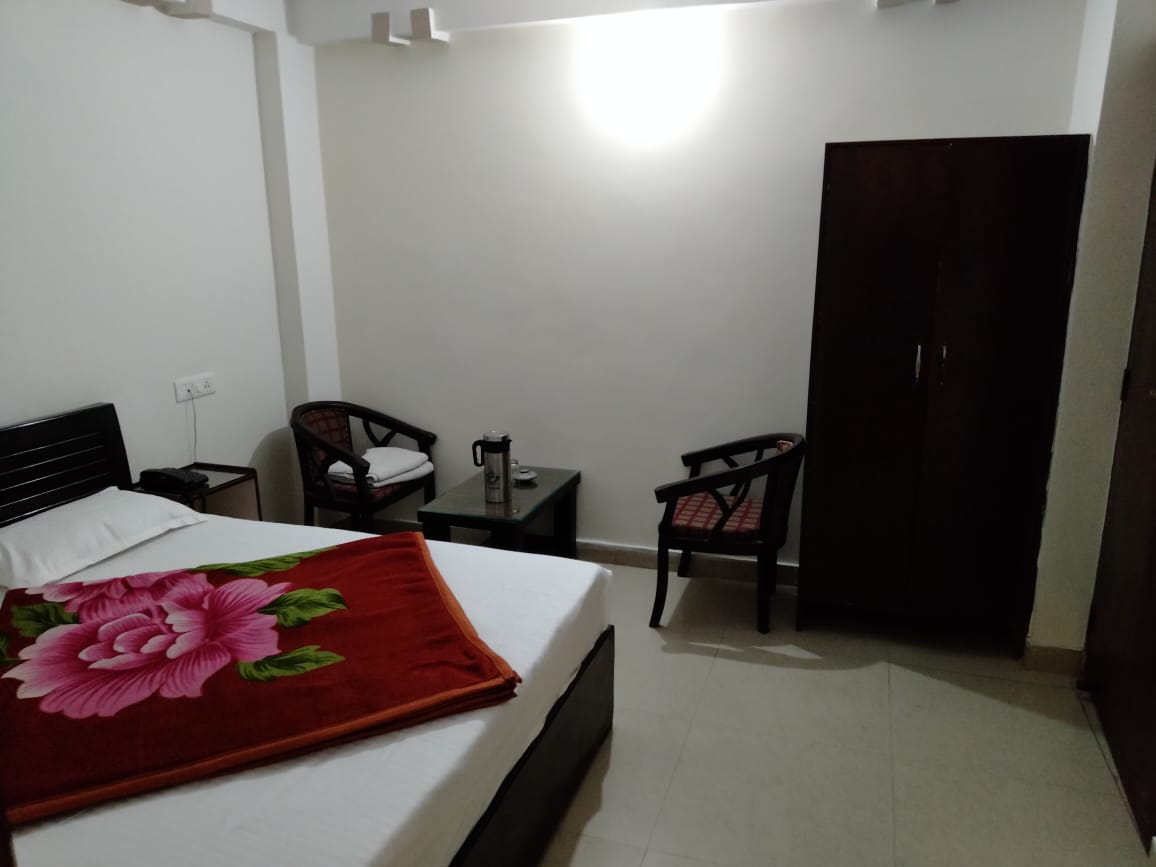 Hotel Thakur Ji - Tap to explore photos
