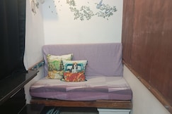 Camper Van Style private studio with AC & Kitchen, Mumbai